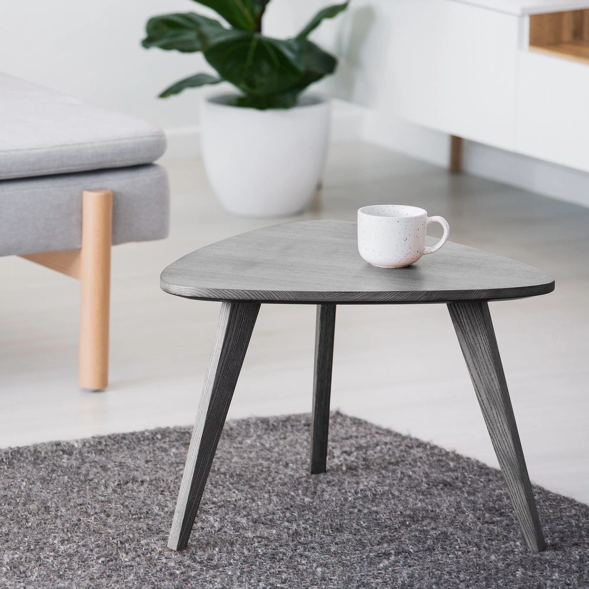 Ronseal Interior Graphite Gloss Varnish, 750ml Ronseal Interior Graphite Gloss Varnish, 750ml -Home Paint Store ronseal interior graphite gloss varnish 750ml5010214894246 01i bq